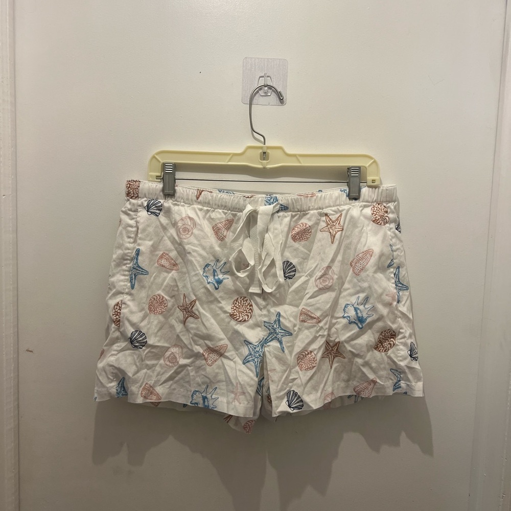 LOFT SEASHELL PJ SET. TOP AND BOTTOM INCLUDED!